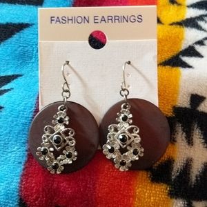 Earings new tag off but never worn